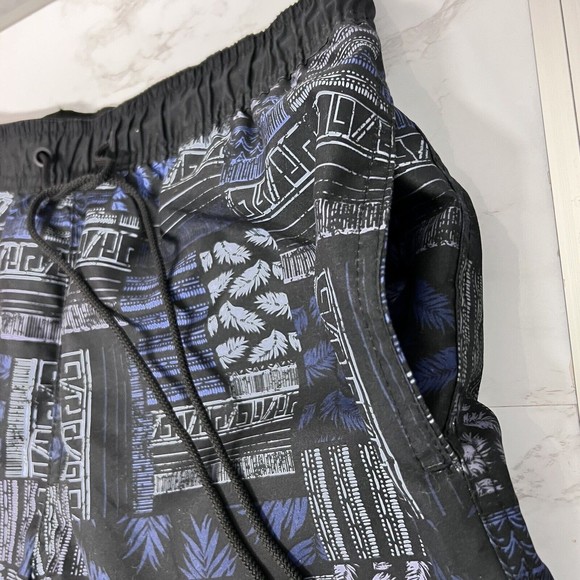 NWT Kirkland Signature Men's Medium Swim Shorts Black Gray Blue Print - Picture 9 of 16